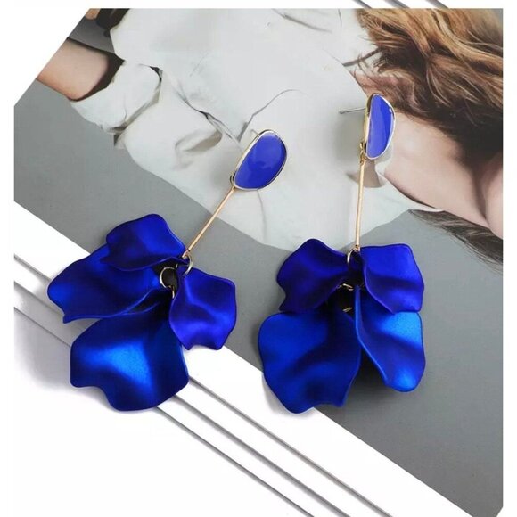 Royal blue earrings blue petal earrings blue flower long large earrings wedding - Picture 4 of 7
